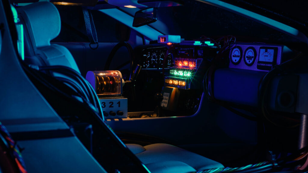Delorean nuova: cruscotto della DMC 12